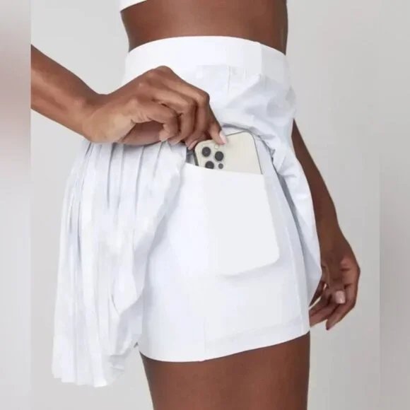 NWT Spanx Women’s Get Moving Pleated Skort Skirt Shorts White Camo‎ 50273R SMALL - Picture 4 of 14